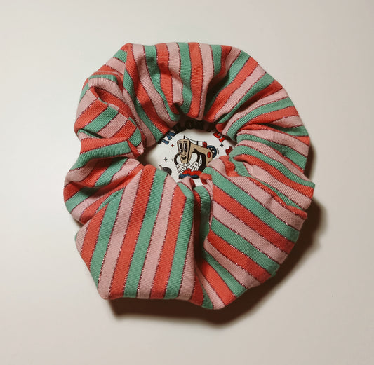 "Iris" scrunchie